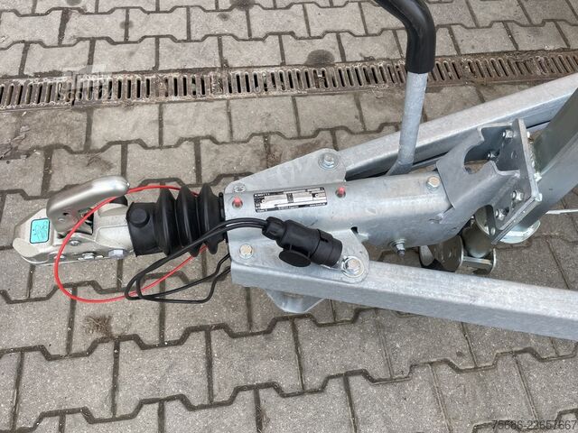 Trojsmerný sklápačský príves Saris K3 306 170 2700 2 Alu-Schienen 2,7T