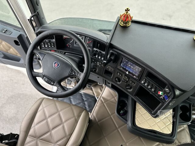 Standardni vlačilec SCANIA R 580