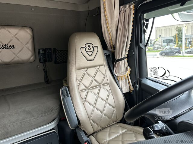 Standardni vlačilec SCANIA R 580