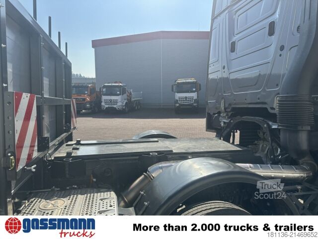 Flatbed truck Mercedes-Benz Arocs 3251 L 8x4/4, Retarder, BigSpace, Navi,