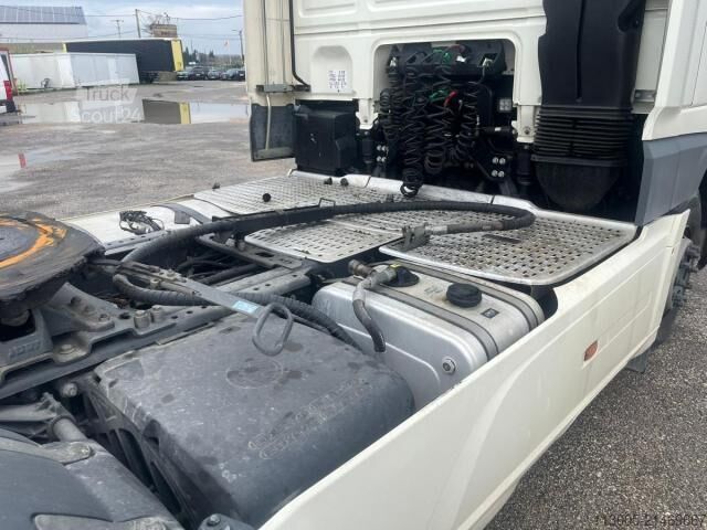 Cap tractor standard DAF XF 530