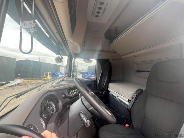 Cap tractor standard DAF XF 530
