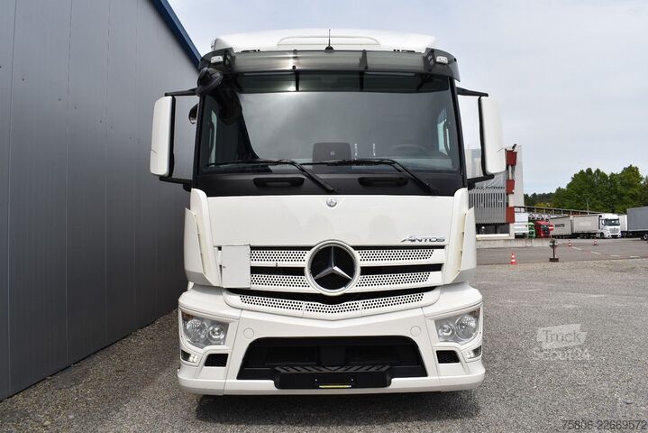 Camión caja MERCEDES-BENZ Antos 2535 6x2 E6 Koffer LBW