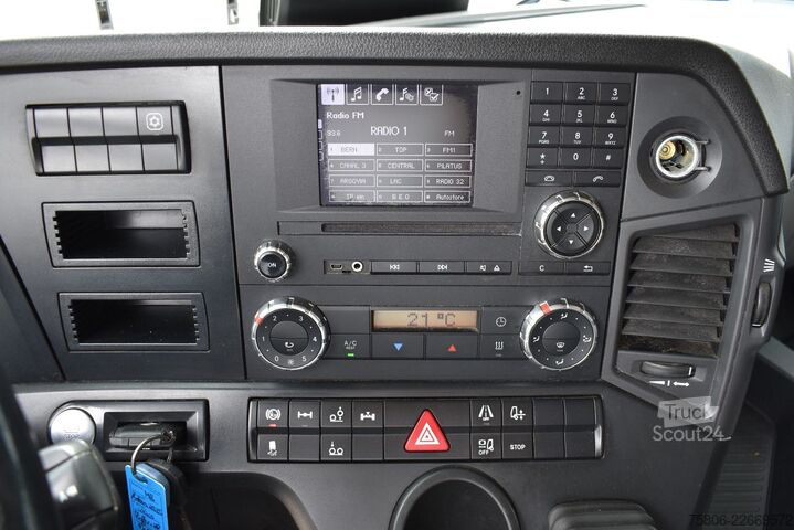 Camión caja MERCEDES-BENZ Antos 2535 6x2 E6 Koffer LBW