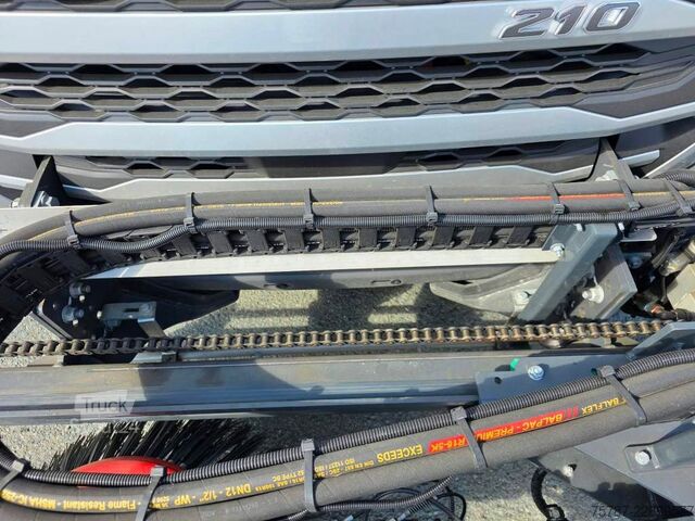 Barredora de calzadas DAF XB 210 Kehrmaschine wie neu Brock VS4 Kehraufbau