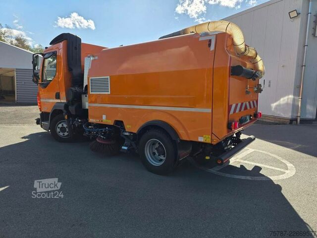 Barredora de calzadas DAF XB 210 Kehrmaschine wie neu Brock VS4 Kehraufbau