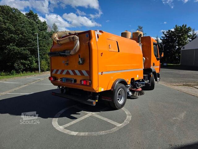 Barredora de calzadas DAF XB 210 Kehrmaschine wie neu Brock VS4 Kehraufbau