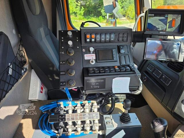 Barredora de calzadas DAF XB 210 Kehrmaschine wie neu Brock VS4 Kehraufbau