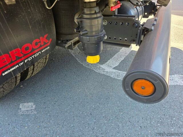 Barredora de calzadas DAF XB 210 Kehrmaschine wie neu Brock VS4 Kehraufbau
