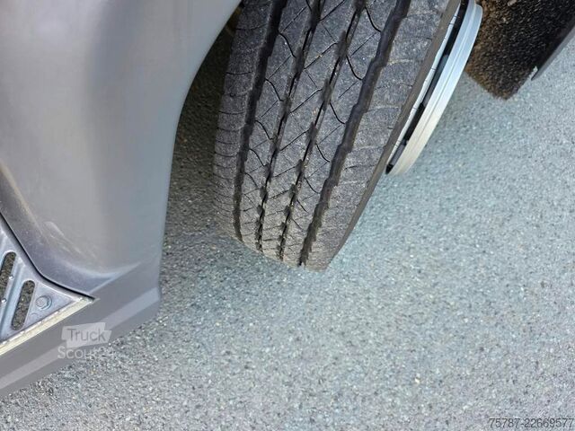 Barredora de calzadas DAF XB 210 Kehrmaschine wie neu Brock VS4 Kehraufbau