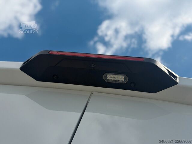 Furgoneta de caja alta IVECO Daily 35S18V L4H3 3.0 L Hi-Matic AHK Navi Kamera