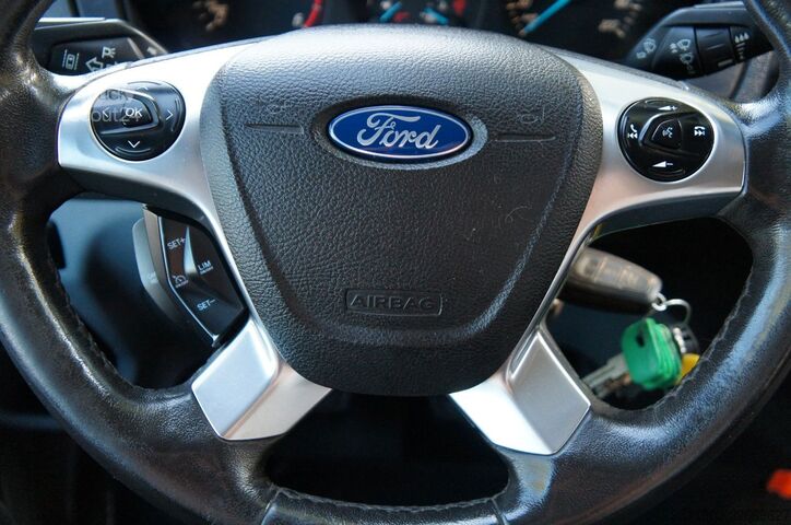 Bestelwagen met verhoogd dak FORD Transit 2.0 TDCi L2H2 Klima Navi Tempom. Sitzhei