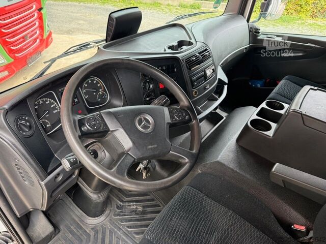 Tovorno vozilo s ravno platformo in ponjavo MERCEDES-BENZ 1524L Atego, Edscha, Lbw