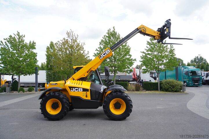 Teleloader JCB 526-56 AGRI Plus / 5.6 m / joystick