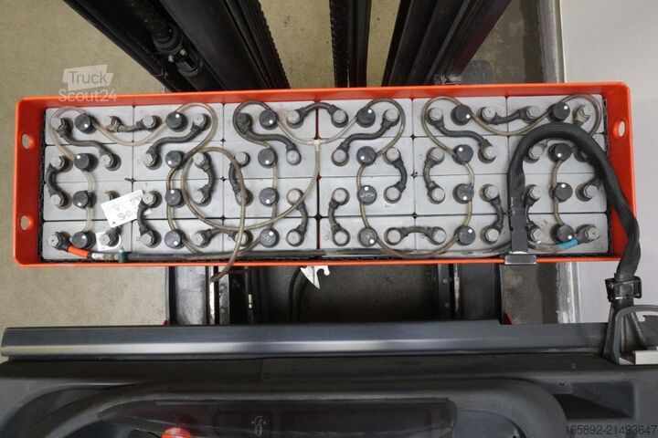 Chariot à mât rétractable Linde R 14 1120