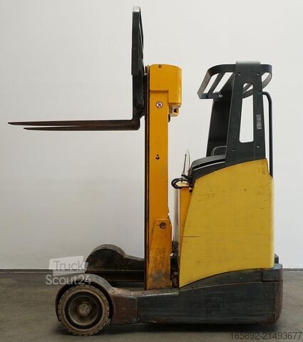 Chariot à mât rétractable Jungheinrich ETVC16