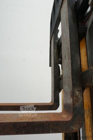 Chariot à mât rétractable Jungheinrich ETVC16