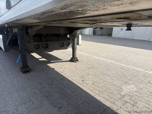 Chladírenská/mrazírenská přeprava Krone 3 axle Refrigerated trailer/ 3 achse Kühlauflieger
