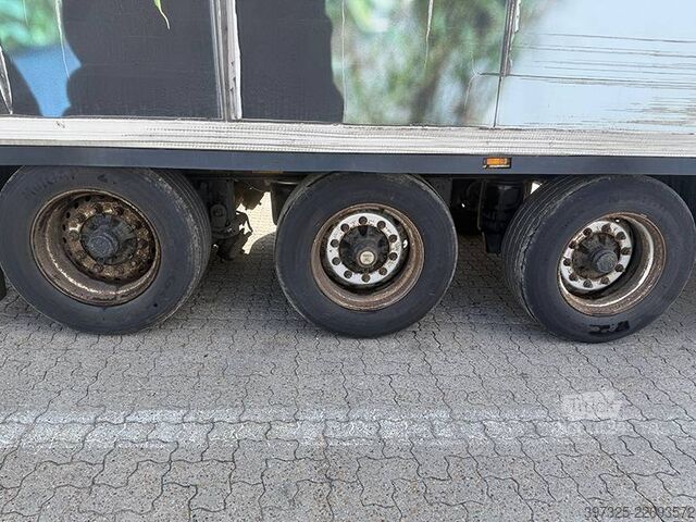 Chladírenská/mrazírenská přeprava Krone 3 axle Refrigerated trailer/ 3 achse Kühlauflieger