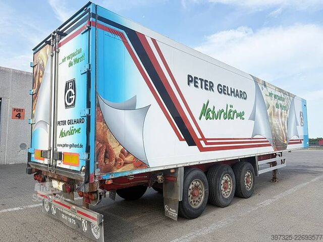 Chladírenská/mrazírenská přeprava Schmitz Refrigerated trailer / Kühlauflieger