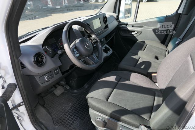 Car carrier van ALGEMA MB Autotransporter Moetefindt Funk Seilwinde