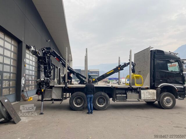 Tovorna dvigalka na tovornjaku Mercedes-Benz arocs