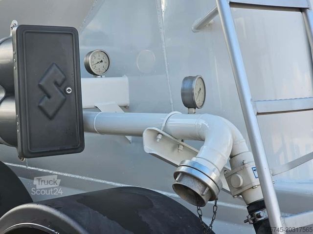 Стандартный седельный тягач SCANIA R 460*SPITZER SILO*WENIG KM*ACC*KOMPRESSOR*TOP