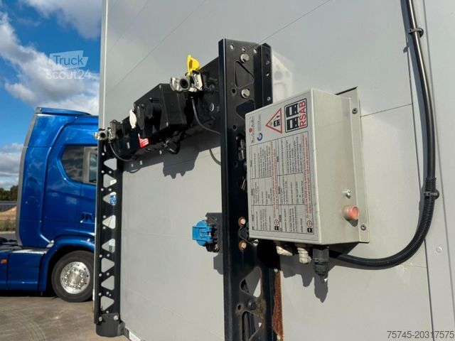 Öppen semitrailer med kapell KÖGEL SN24 * * 2 X LIFTACHSE * SAF * GUT BETREIFT
