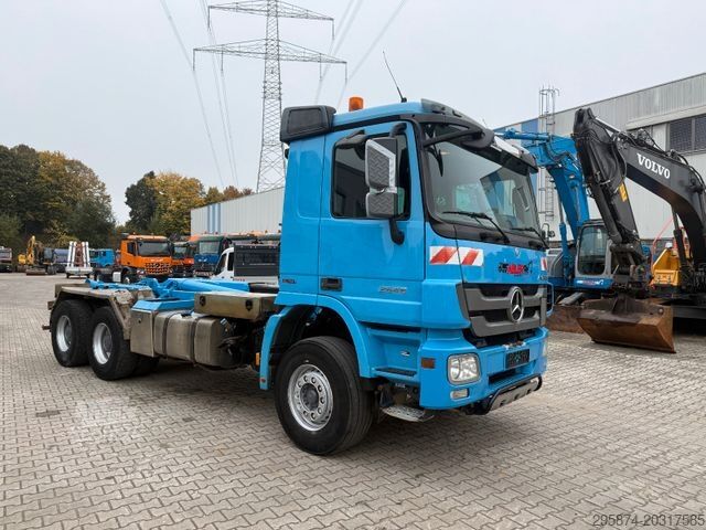 Camion scarrabile MERCEDES-BENZ 2646 Actros MP3 Abrollkipper Meiller AHK Klima