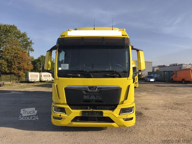Koffer MAN TGL 8.220 4x2 Euro 6D Möbel Koffer AHK Treppe (43)