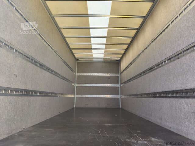 Koffer MAN TGL 8.220 4x2 Euro 6D Möbel Koffer AHK Portaltü...