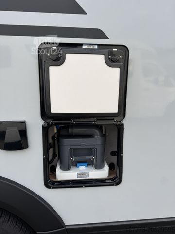 Puoliksi integroitu matkailuauto Crosscamp EXPDN Teilintegriert T 7.4 E "Automatik"