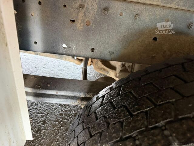 Benne fermée MAN LE 8.180 CLOSED BOX / KOFFER - DOKA - MANUAL GE...