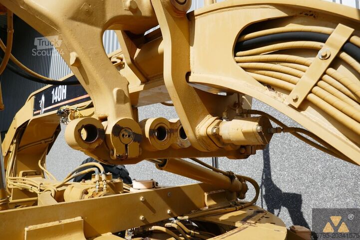 Грейдер Caterpillar 140H