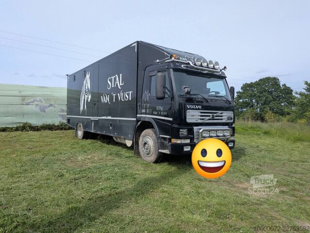 Camión para ganado Volvo BM Fm7
