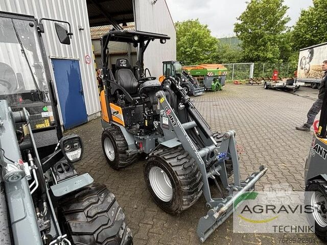 Chargeuse de cour Giant G1500