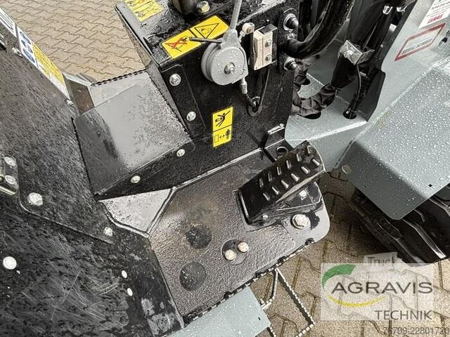 Chargeuse de cour Giant G1500