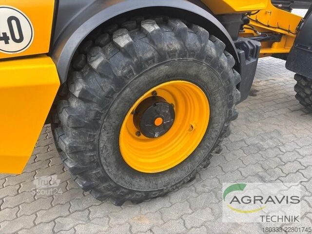 محمل ساحة JCB TM 320 AGRI
