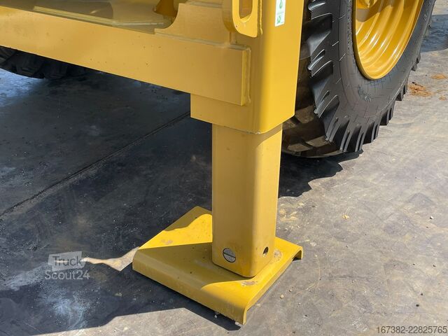Комбинация багер/товарач Caterpillar 424