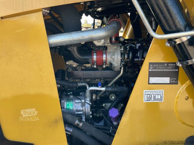 Комбинация багер/товарач Caterpillar 424