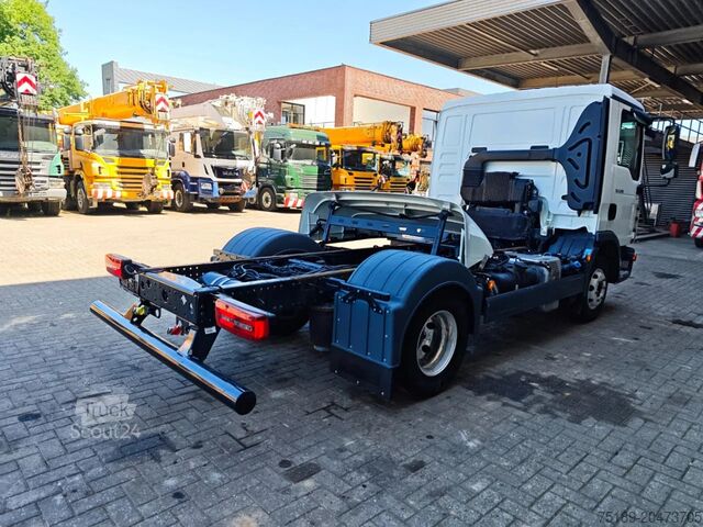 Chassis med førerhus MAN TGL 8.220 4x2