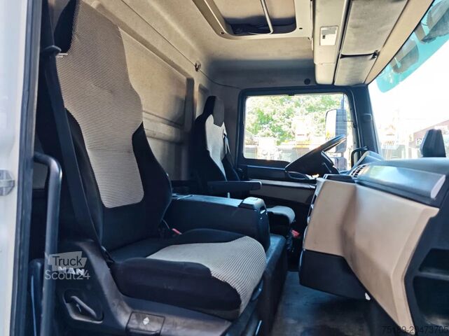 Chassis med førerhus MAN TGL 8.220 4x2