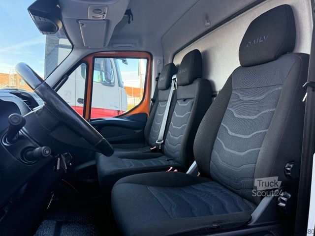 Kravas automašīna ar furgonu un celtni IVECO 72-210 HI Matic Rollplane Palfinger PC 3800