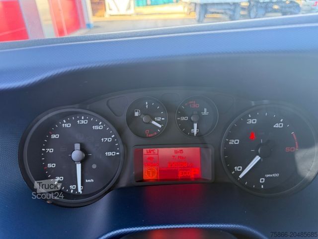 Фургон с брезентова завеса IVECO 72-210 HI Matic Rollplane Palfinger PC 3800