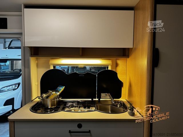 Karavan LMC Style 70 493 K Familienfahrzeug Insektenschutzt