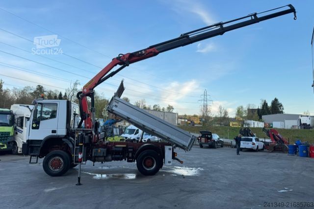 Macara montată pe camion IVECO Cursor 270 4x4 Palfinger PK14002-4 2018