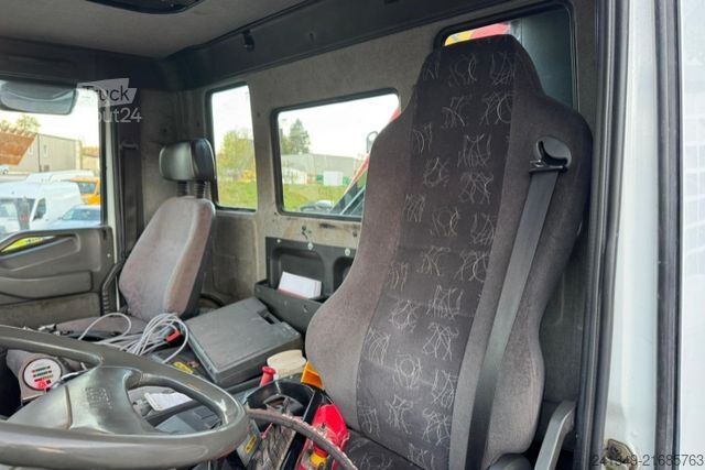 Macara montată pe camion IVECO Cursor 270 4x4 Palfinger PK14002-4 2018