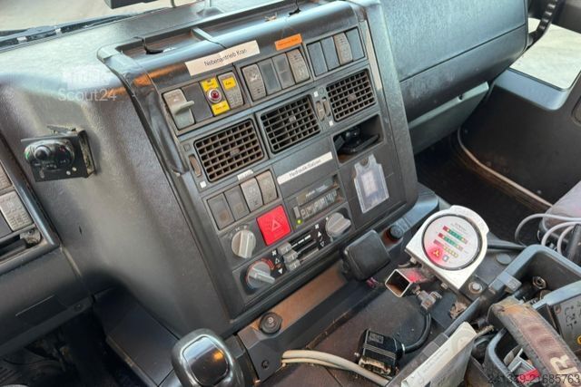 Macara montată pe camion IVECO Cursor 270 4x4 Palfinger PK14002-4 2018