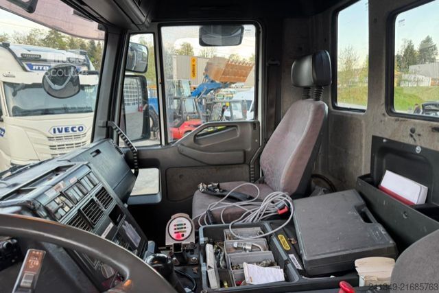 Macara montată pe camion IVECO Cursor 270 4x4 Palfinger PK14002-4 2018