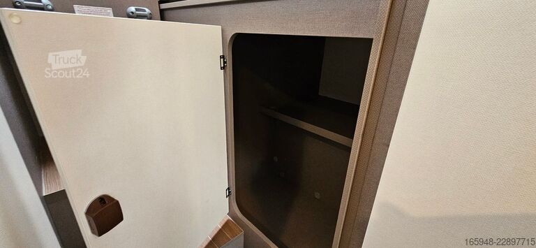 Halvintegrerad husbil ETRUSCO ETRUSCO 6.8 SR VAN
